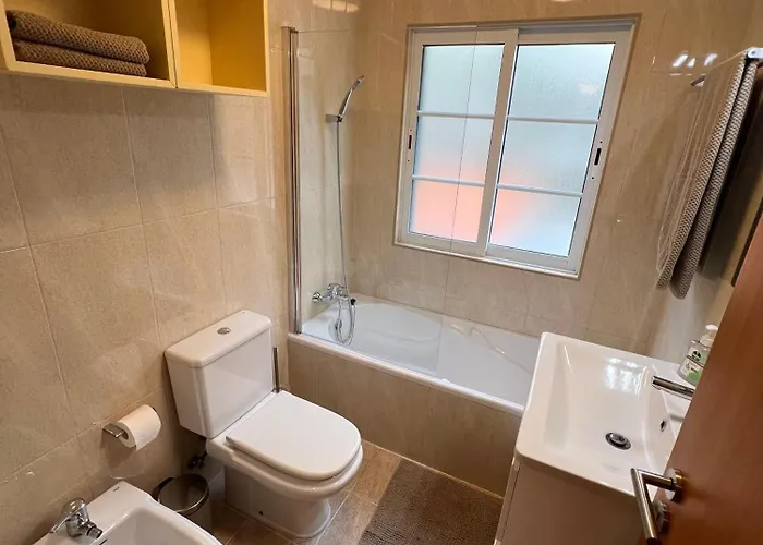 Urban Hide Away Centre Πόντα Ντελγκάντα