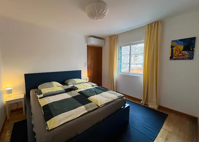 Διαμέρισμα Urban Hide Away Centre Πόντα Ντελγκάντα